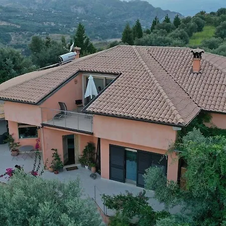 Apartment Timpa Bianca Condoianni